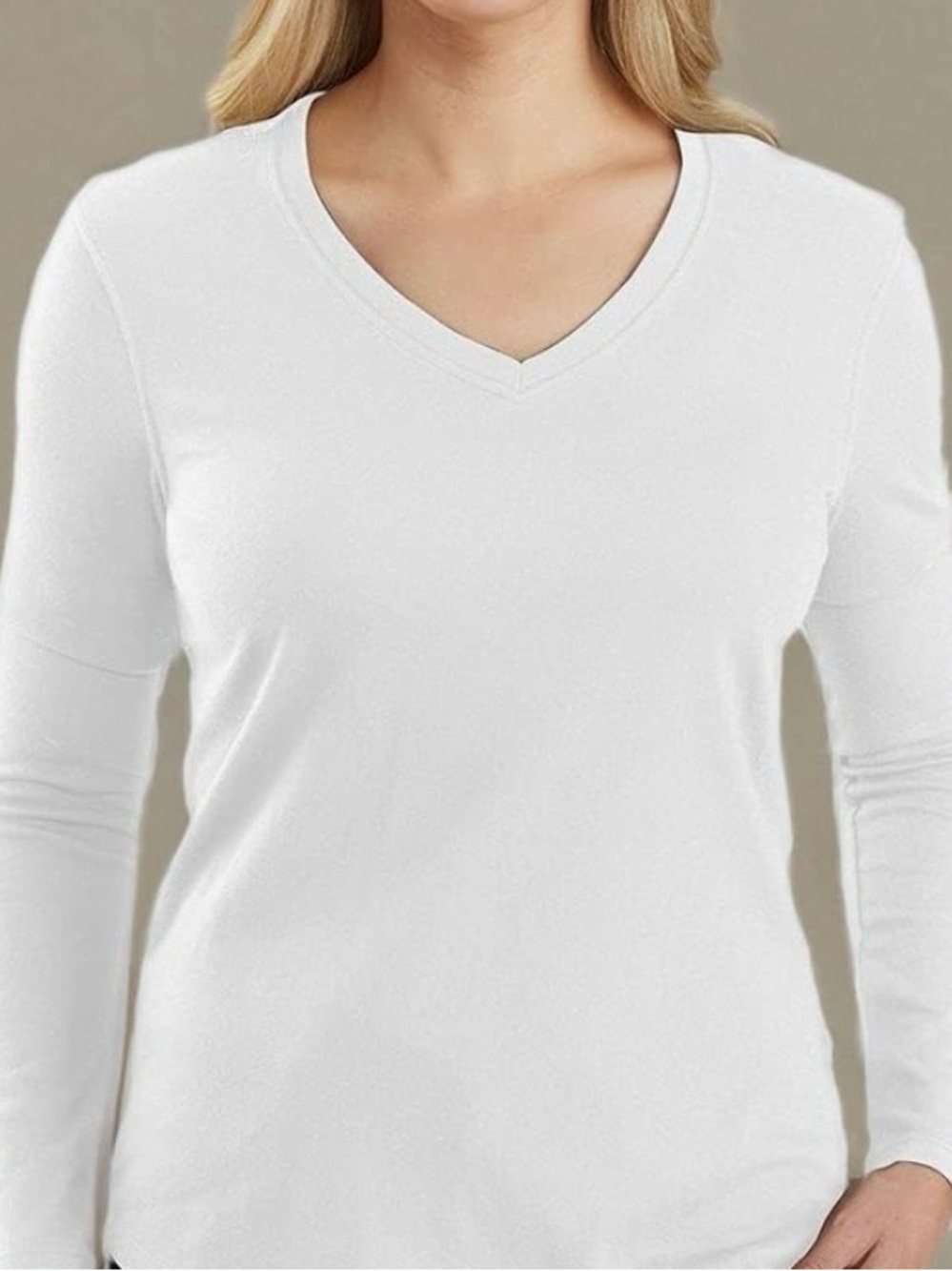 NWT  Carhartt Women's relaxed fit White V-Neck Long Sleeve Tee size XL